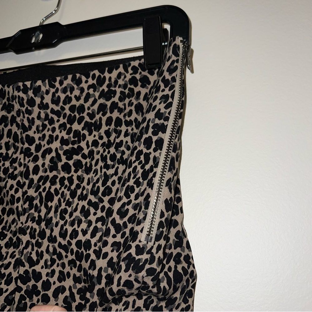 Cheetah ankle pull on pant sz 4 fitted leopard elastic waist side zip high rise - Picture 4 of 12